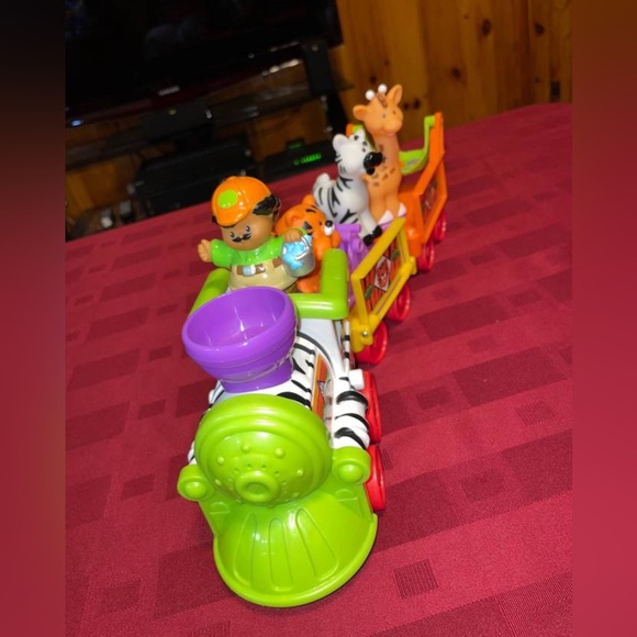 Fisher Price Little People 3-pc. Safari Train - Picture 8 of 16